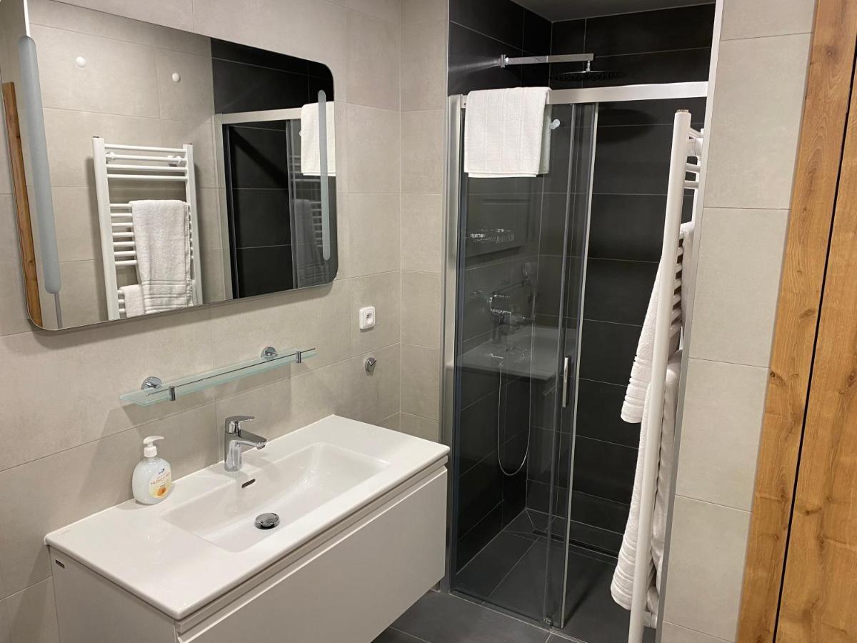 Klicperovo 3Kk Apartment Hradec Kralove Ngoại thất bức ảnh